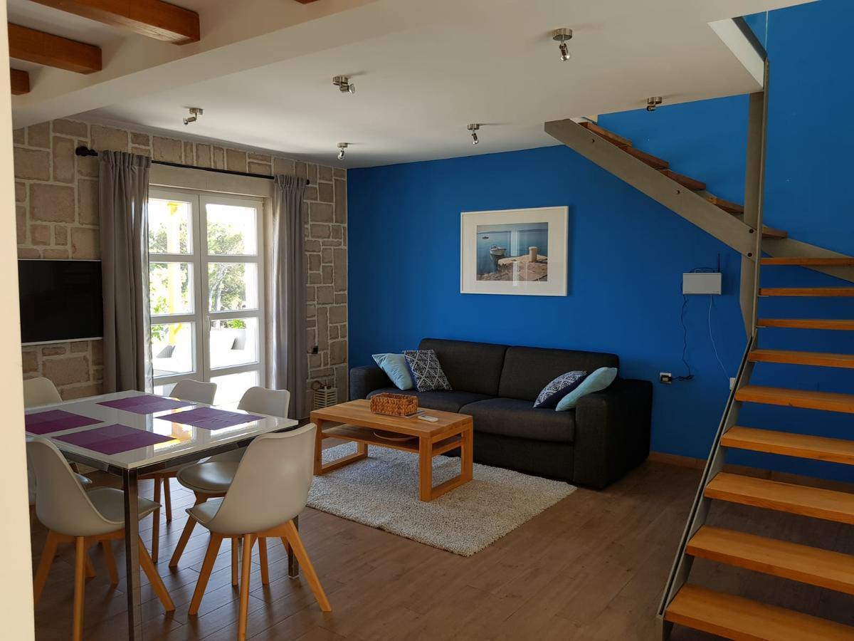 Apartments Lolita Bol Eksteriør bilde